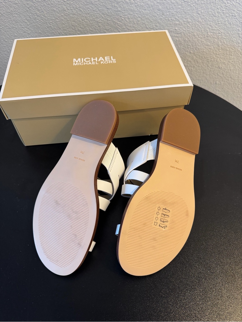 MICHAEL KORS White Leather Nora Sandals - Picture 3 of 3